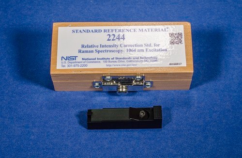 SRM 2244  拉曼光谱的相对强度校正标准：1064 nm激发标准品